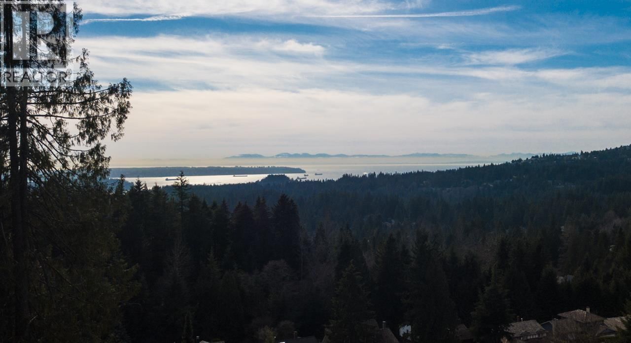5240 MALASPINA Place, North Vancouver, British Columbia V7R 4M1
