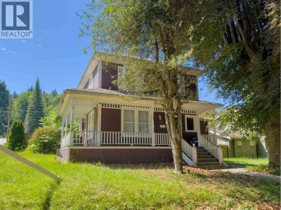 2131 ST JOHNS Street | Port Moody British Columbia | Slide Image Eleven