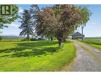3706 88 Street | Delta British Columbia | Slide Image Five