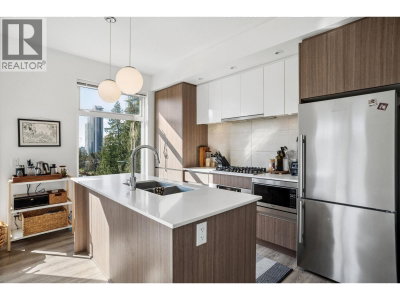 516 FOSTER Avenue | Coquitlam British Columbia | Slide Image Six