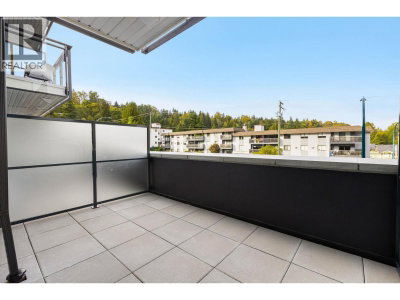 2015 ST. JOHNS Street | Port Moody British Columbia | Slide Image Twenty