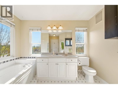 23800 KANAKA Way | Maple Ridge British Columbia | Slide Image Thirteen