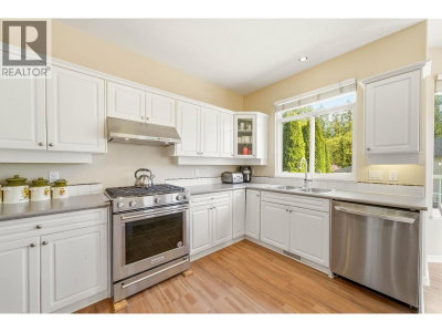 23800 KANAKA Way | Maple Ridge British Columbia | Slide Image Seven