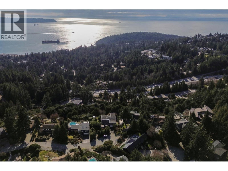 4582 WOODGREEN Court West Vancouver British Columbia, V7S 2V7 - 5 Bedrooms Home For Sale