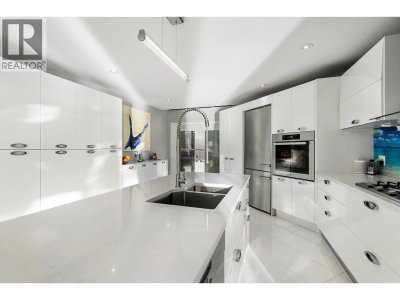 5530 PARTHENON Place | West Vancouver British Columbia | Slide Image Twenty-one