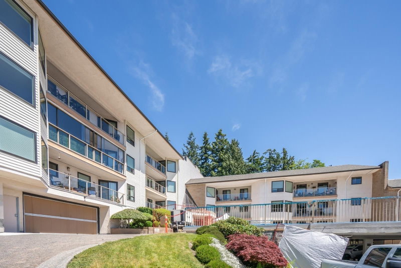 1350 VIDAL Street White Rock British Columbia, V4B 5G6 - 2 Bedrooms Condo For Sale