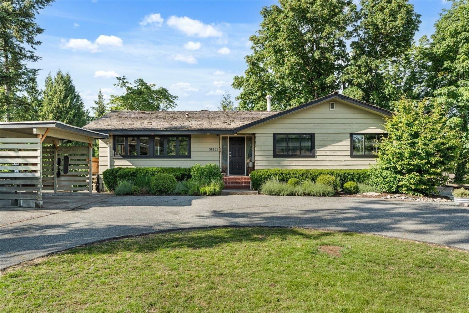 34251 GEORGE FERGUSON Way, Abbotsford, British Columbia V2S 2N6