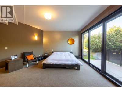 1109 HILLSIDE Road | West Vancouver British Columbia | Slide Image Thirty
