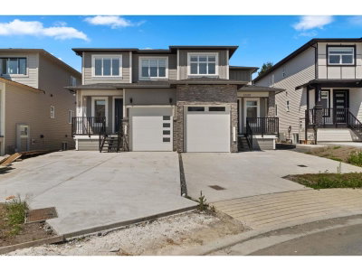 32539 HIGGINBOTTOM Court | Mission British Columbia | Slide Image Three