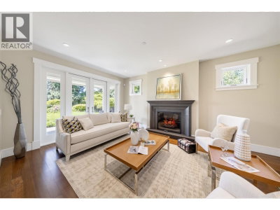 2645 ROSEBERY Avenue | West Vancouver British Columbia | Slide Image Six