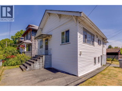 824 SEMLIN Drive | Vancouver British Columbia | Slide Image Twenty-one