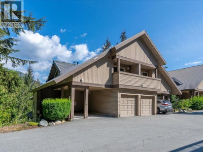 2240 GONDOLA Way | Whistler British Columbia | Slide Image Sixteen