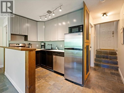 2240 GONDOLA Way | Whistler British Columbia | Slide Image Five