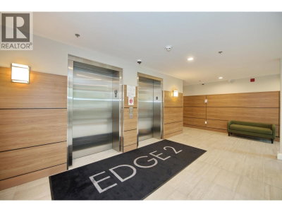 22562 121 Avenue | Maple Ridge British Columbia | Slide Image Three