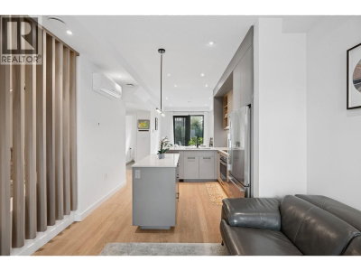 606 FOSTER Avenue | Coquitlam British Columbia | Slide Image Nine