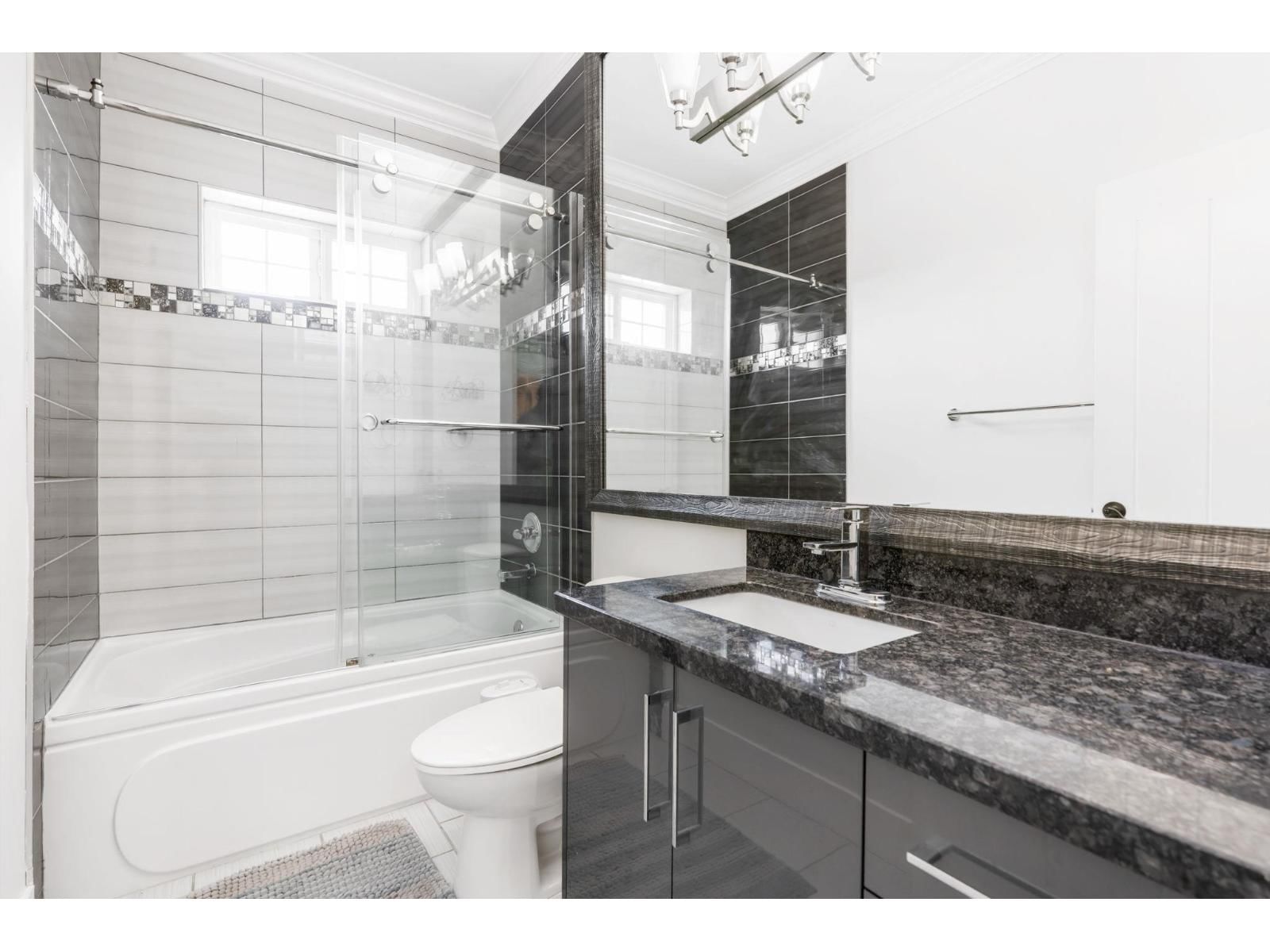 6287 148A STREET Image 18