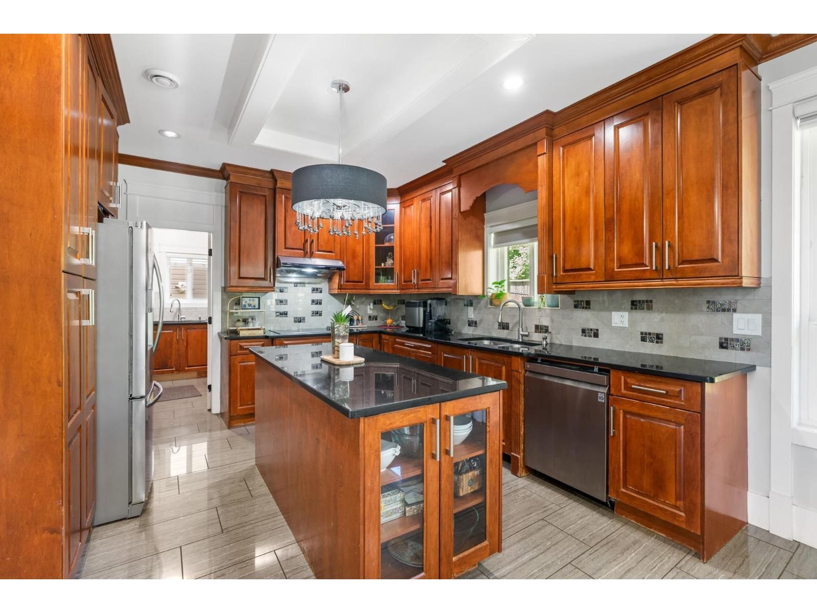 6287 148A STREET Image 4