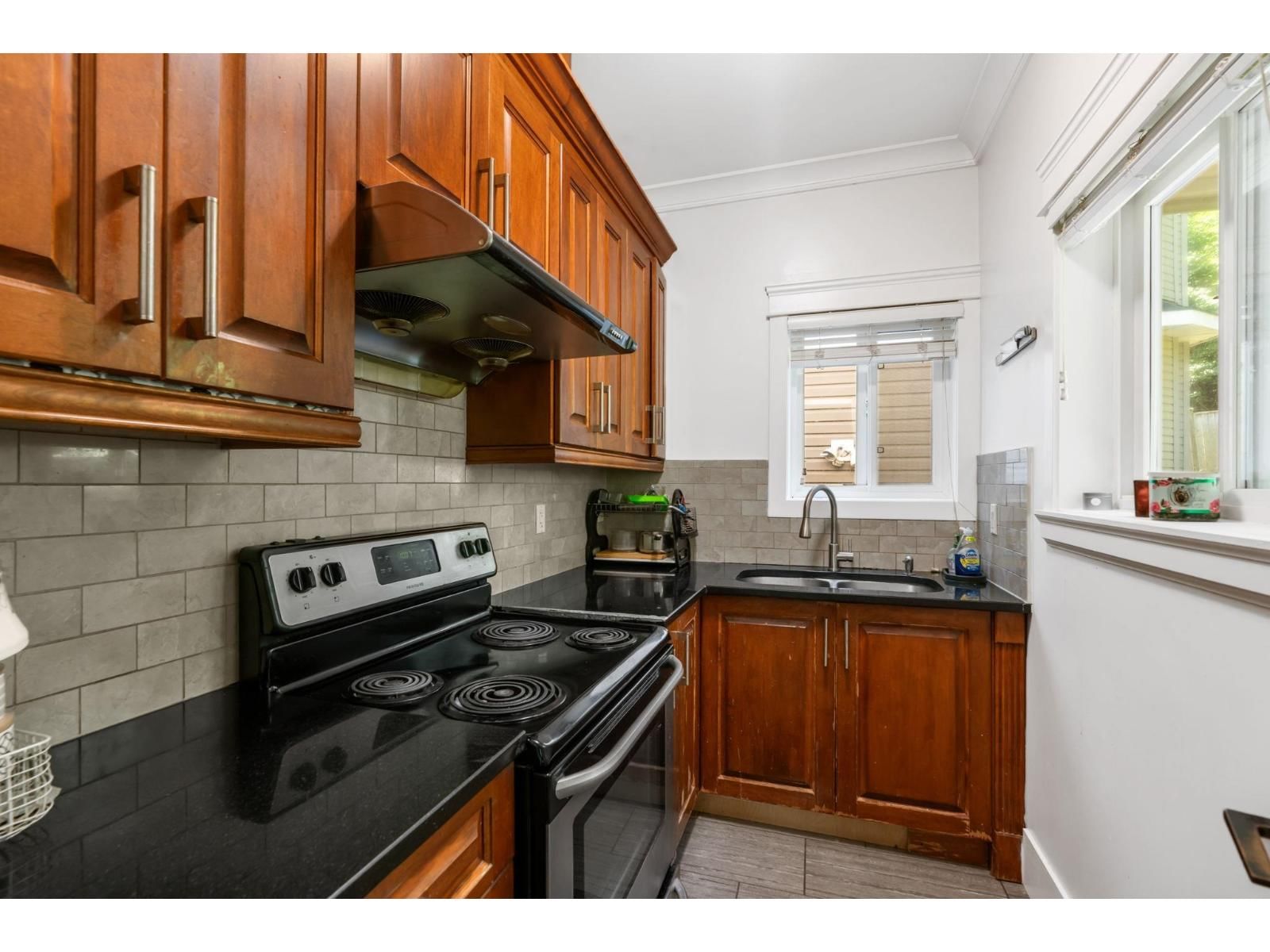 6287 148A STREET Image 8