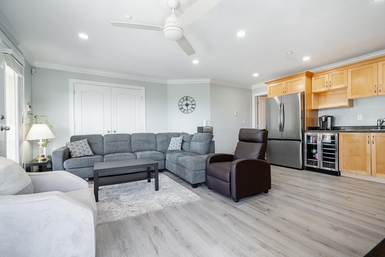 976 PARKER STREET Image 23