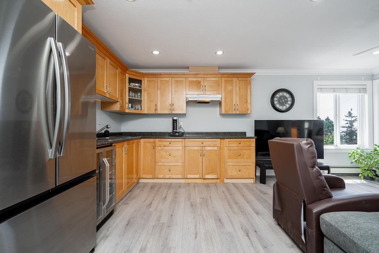 976 PARKER STREET Image 24