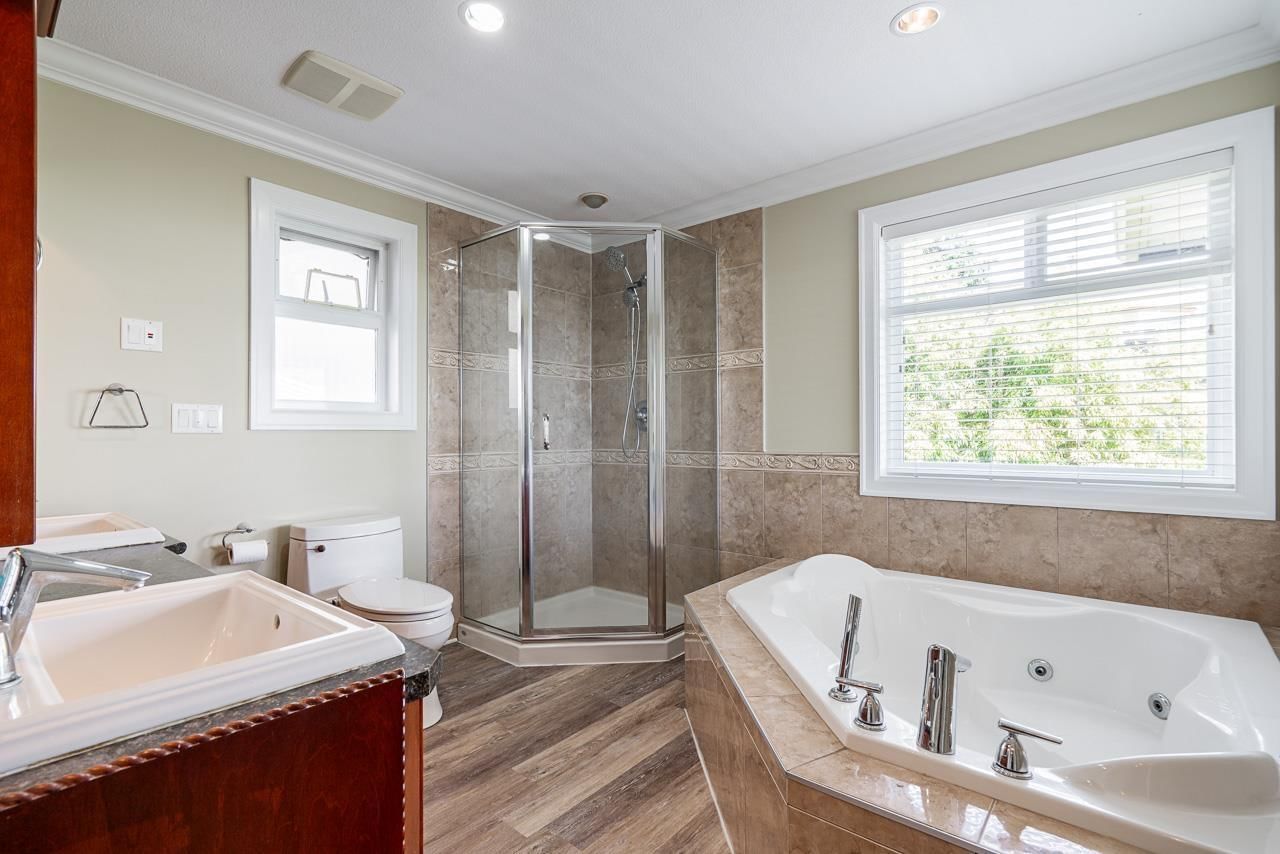 976 PARKER STREET Image 26