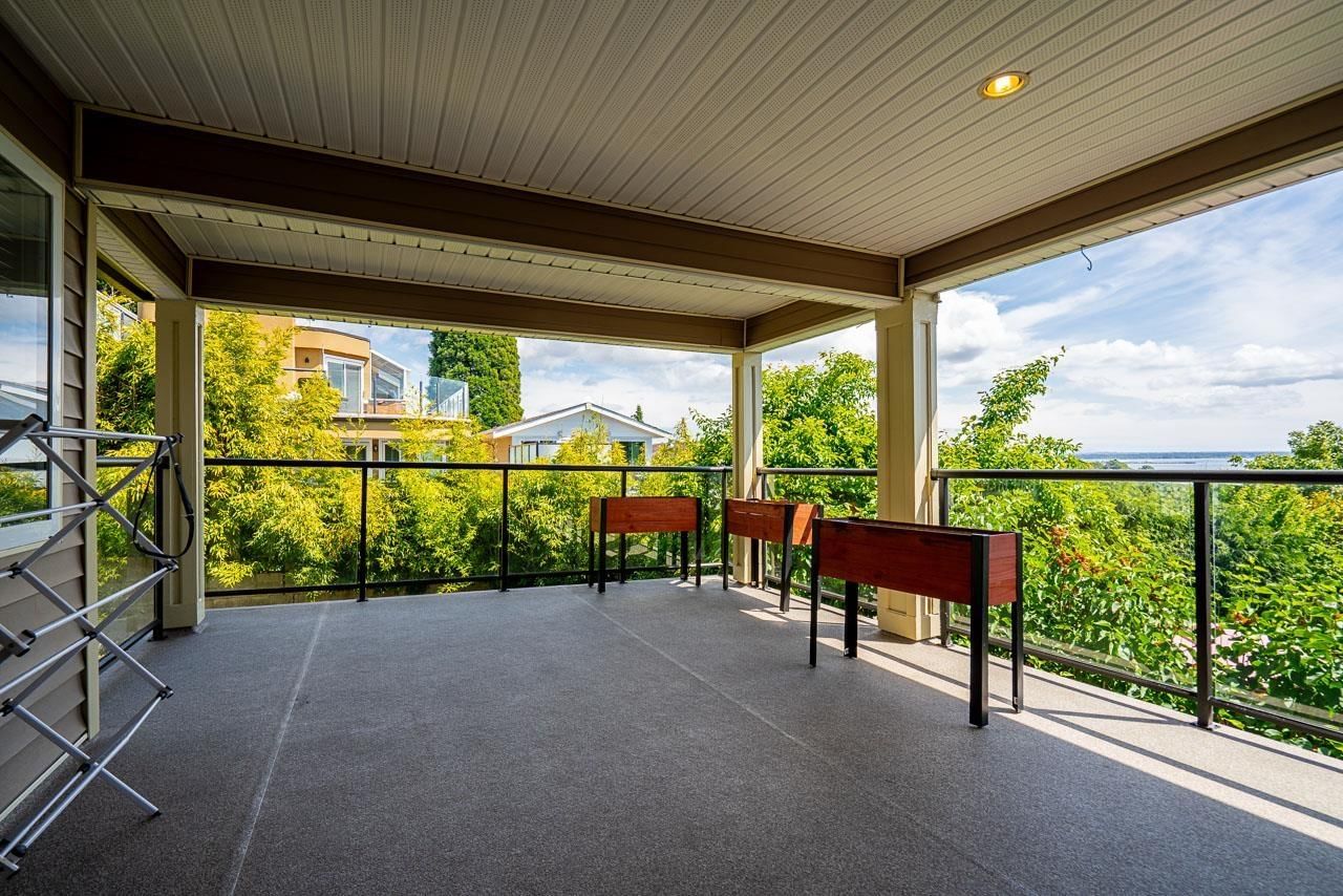 976 PARKER STREET Image 28