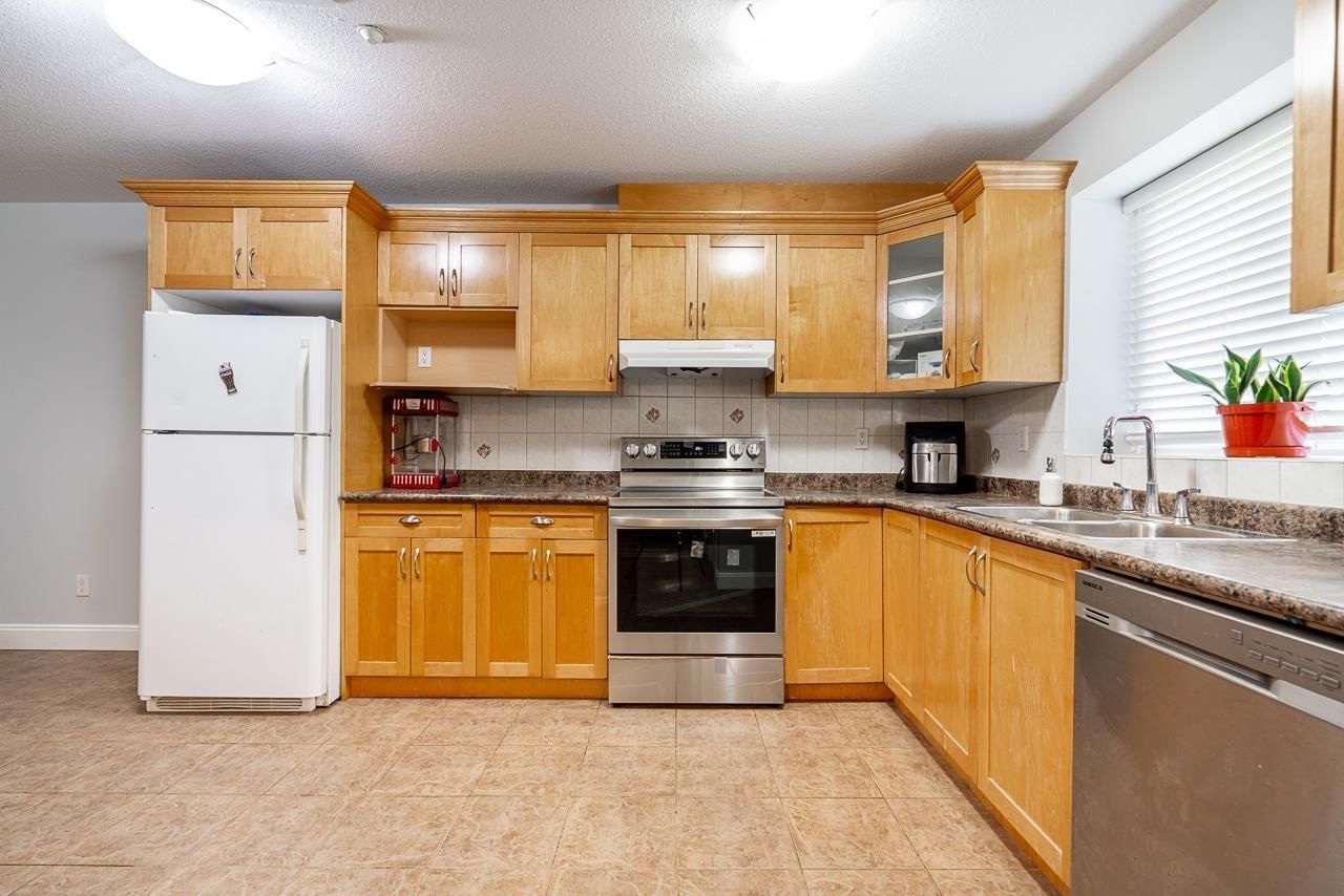 976 PARKER STREET Image 34