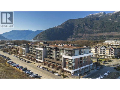 37881 CLEVELAND Avenue | Squamish British Columbia | Slide Image Seventeen