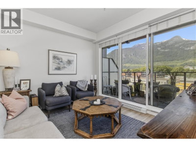 37881 CLEVELAND Avenue | Squamish British Columbia | Slide Image Seven