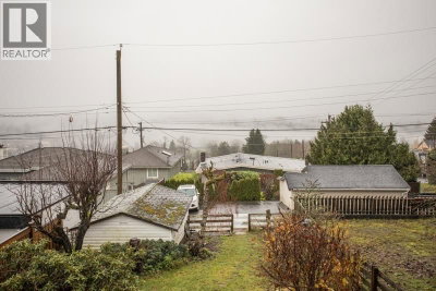 11 HYTHE Avenue | Burnaby British Columbia | Slide Image Twenty