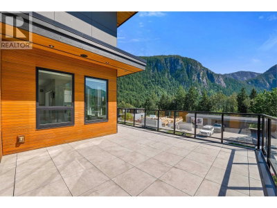 2237 WINDSAIL Place | Squamish British Columbia | Slide Image Sixteen