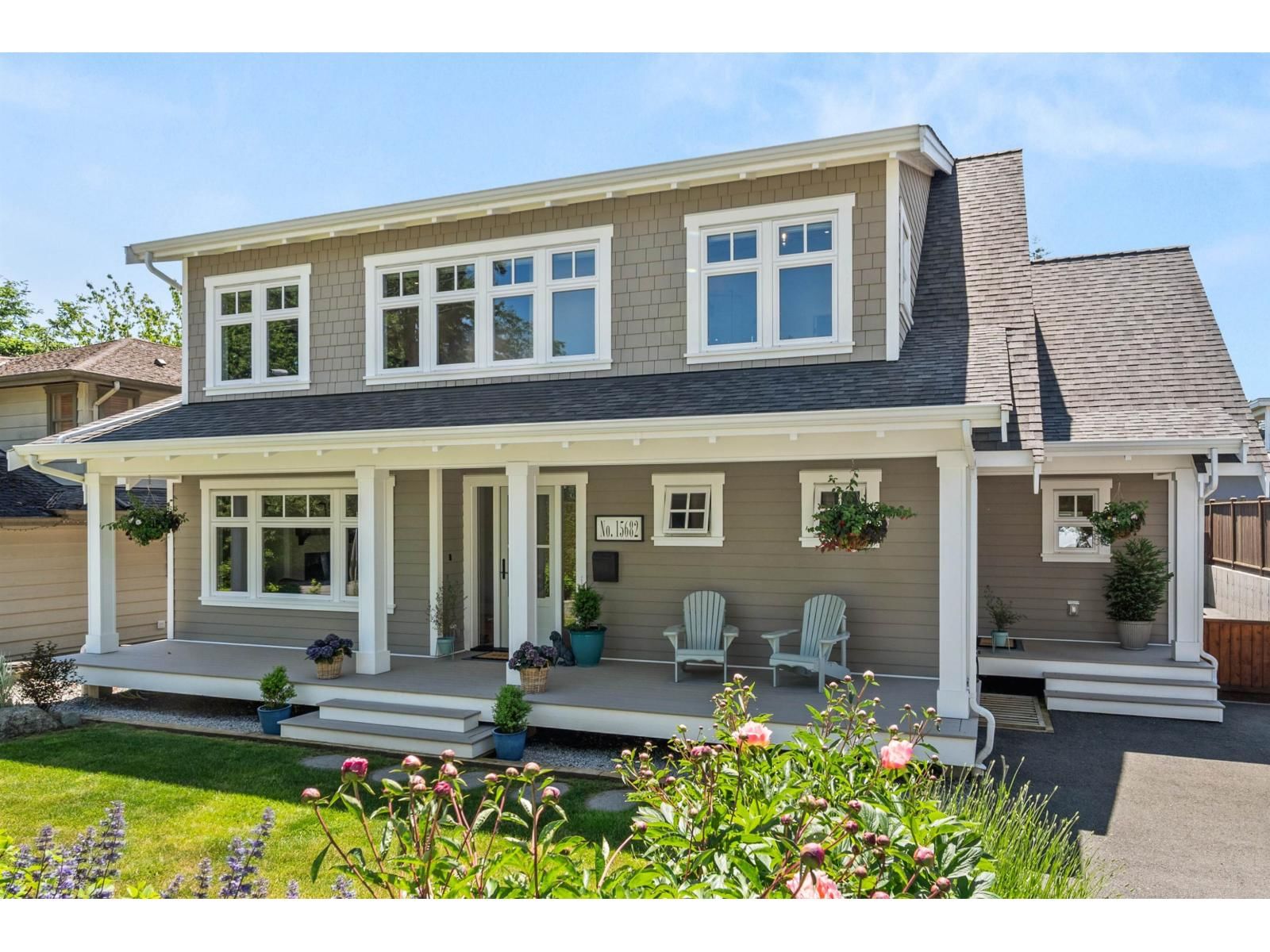 15682 THRIFT Avenue, White Rock, British Columbia V4B 2M4