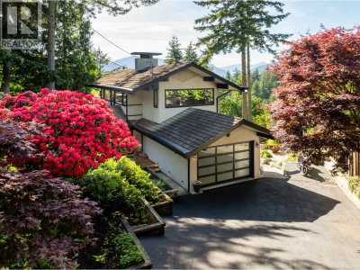 6485 MADRONA Crescent | West Vancouver British Columbia | Slide Image One