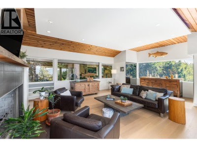 6485 MADRONA Crescent | West Vancouver British Columbia | Slide Image Nineteen