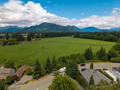 47470 CHARTWELL Drive | Chilliwack British Columbia | Slide Image Twenty-seven