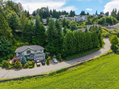 47470 CHARTWELL Drive | Chilliwack British Columbia | Slide Image Four