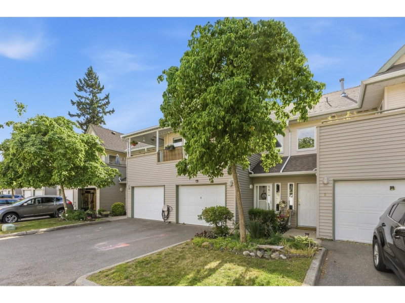 9470 HAZEL Street Chilliwack British Columbia, V2P 5N1 - 3 Bedrooms Condo For Sale