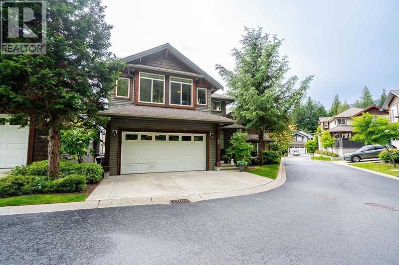 1705 PARKWAY Boulevard Coquitlam British Columbia, V3E 3T3 - 6 Bedrooms Condo For Sale