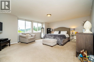 1705 PARKWAY Boulevard | Coquitlam British Columbia | Slide Image Eighteen