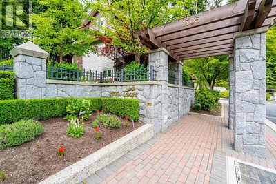 1705 PARKWAY Boulevard | Coquitlam British Columbia | Slide Image Five