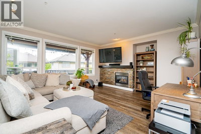 1705 PARKWAY Boulevard | Coquitlam British Columbia | Slide Image Nine