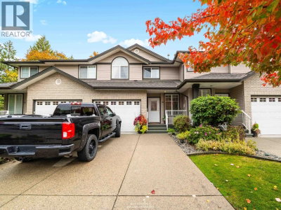 11358 COTTONWOOD Drive | Maple Ridge British Columbia | Slide Image One