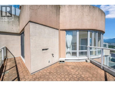 6220 MCKAY Avenue | Burnaby British Columbia | Slide Image Four