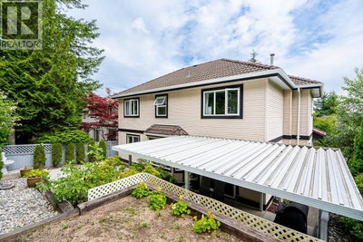 1687 PLATEAU Crescent | Coquitlam British Columbia | Slide Image Four