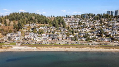 14667 BEACH Avenue West | White Rock British Columbia | Slide Image Thirty-five