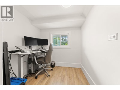 266 32ND Avenue | Vancouver British Columbia | Slide Image Nine