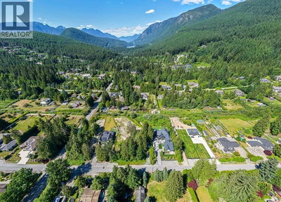 2575 LEGGETT Drive | Port Moody British Columbia | Slide Image Four