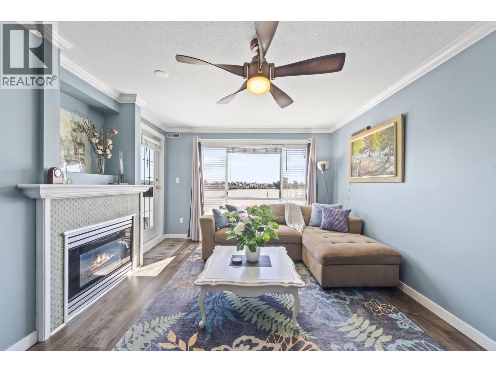 6 RENAISSANCE Square, New Westminster, British Columbia V3M 6N8