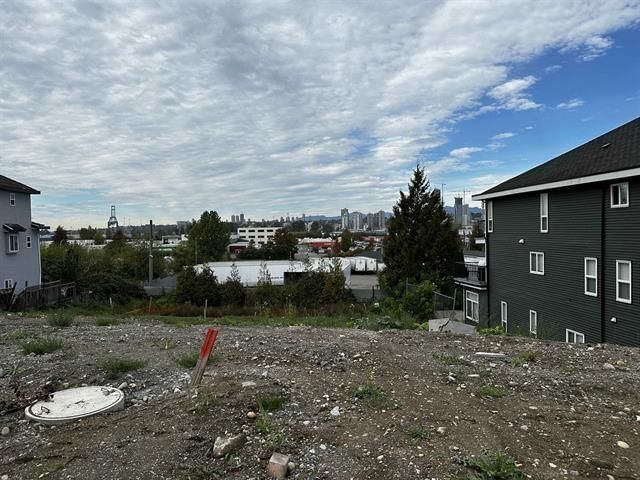 11809 RIVER Road, Surrey, British Columbia V3V 2V9