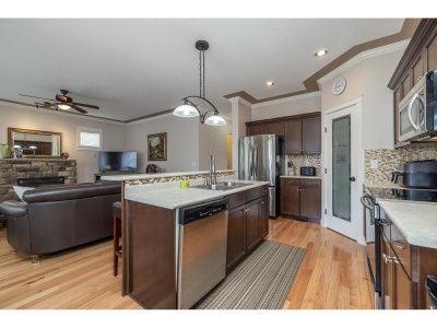 45715 SAFFLOWER Crescent | Chilliwack British Columbia | Slide Image Twelve